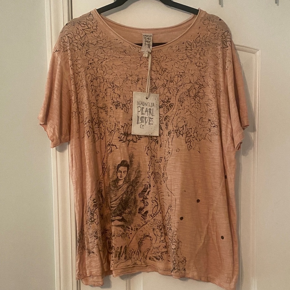 Magnolia Pearl Soft Peach Graphic Short Sleeve Tee - Picture 4 of 7